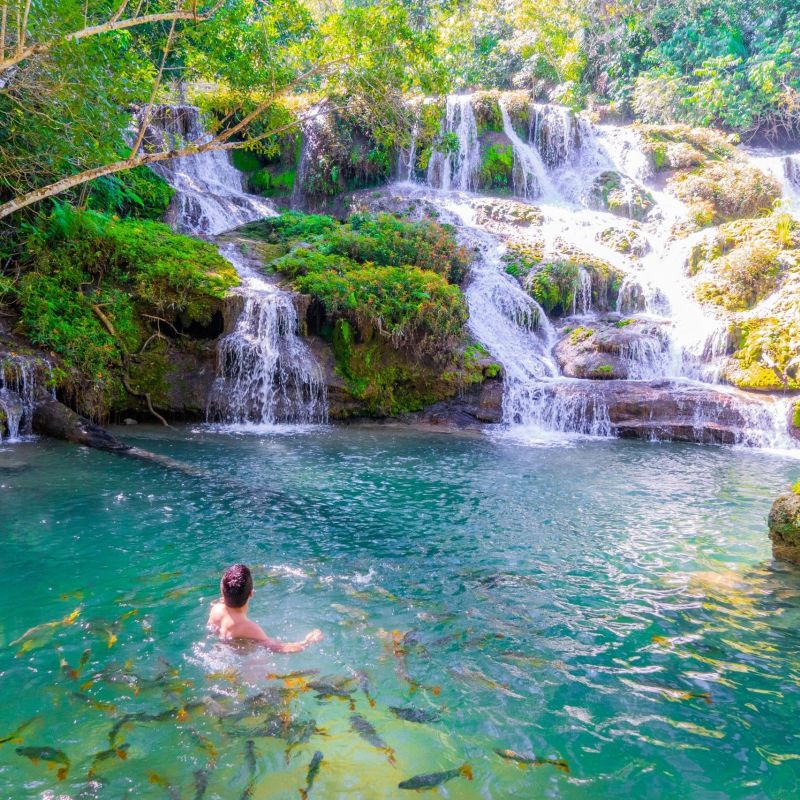 Qual o melhor passeio de trilhas com cachoeira para visitar em Bonito MS?