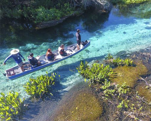 Barco Flutua Nas A?guas Cristalinas Da Barra Do Sucuri Bonito MS Brasil Bonito Incompara?vel Foto?grafo Breno Teixeira