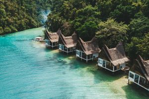 Como é a experiência de dormir em bangalôs com vista para o rio em Bonito MS? Como é a experiência de dormir em bangalôs com vista para o rio em Bonito MS?
