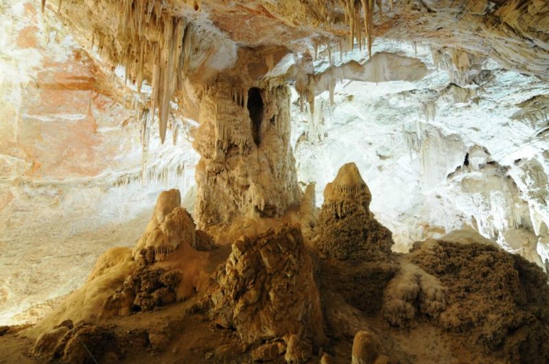 Grutas-de-São-Miguel-Colunas-de-calcário-Bonito-MS-Bonito-Incomparável-1024x680 Grutas-de-São-Miguel-Colunas-de-calcário-Bonito-MS-Bonito-Incomparável-1024x680