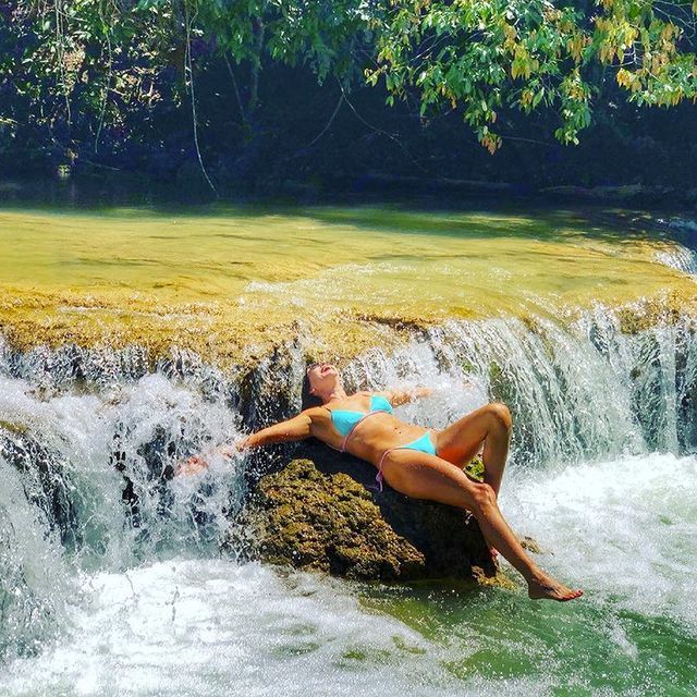 Turista no Parque Das Cachoeiras 