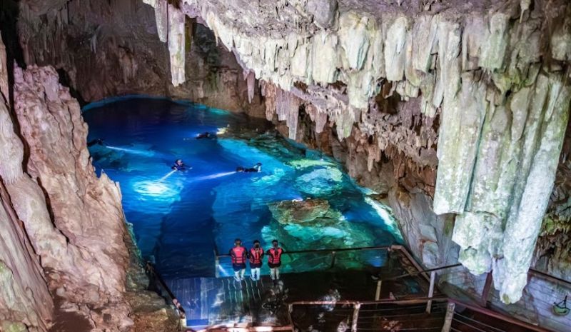 Flutuao Gruta do Mimoso